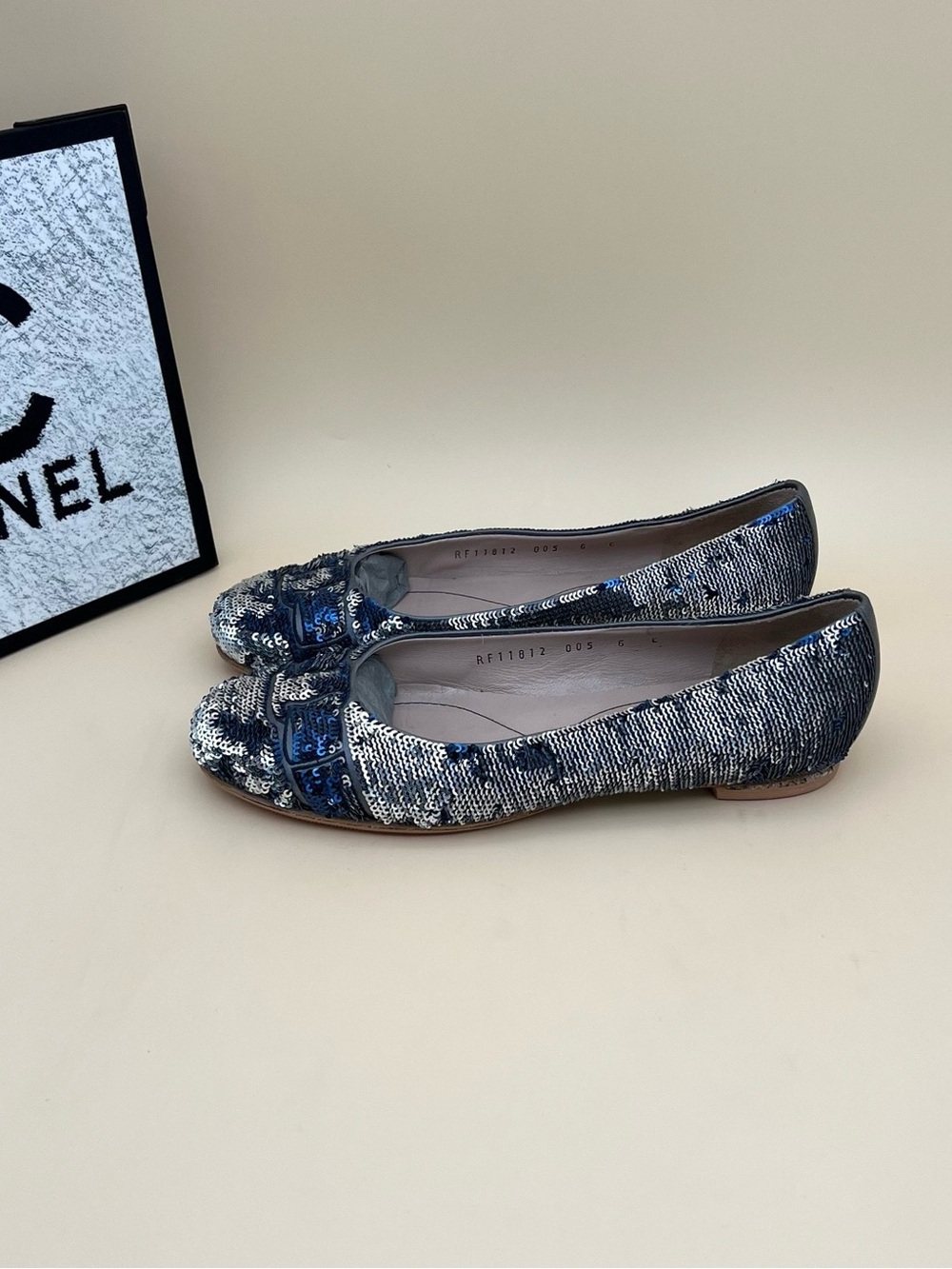 🚩steal Salvatore Ferragamo Blue & Silver Sequin Ballet Flats